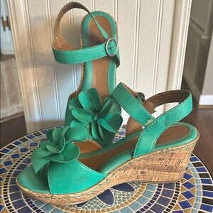 Jaclyn Smith Teal Flower Wedges